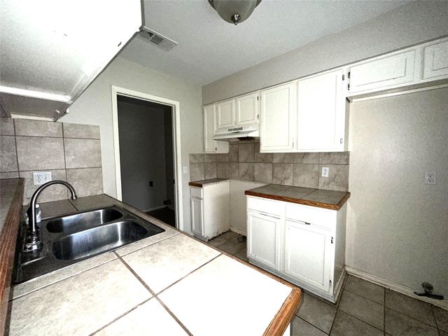 11024 S Hwy 71, El Campo, TX 77437