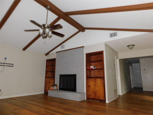 11024 S Hwy 71, El Campo, TX 77437