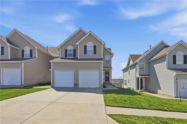 2140 SW Gooseberry Lane, Lee's Summit, MO 64082