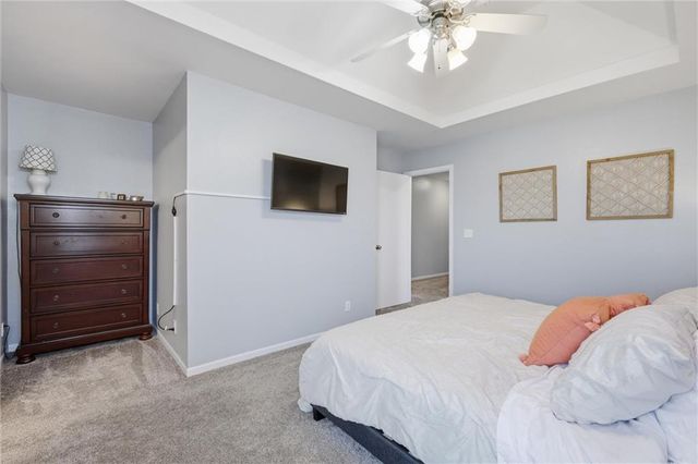 2140 SW Gooseberry Lane, Lee's Summit, MO 64082