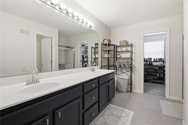 2140 SW Gooseberry Lane, Lee's Summit, MO 64082