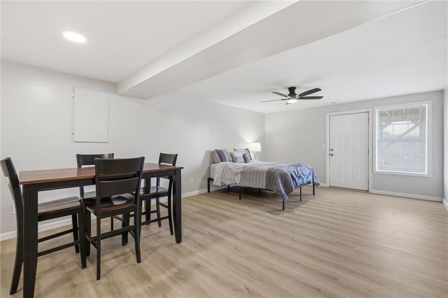 2140 SW Gooseberry Lane, Lee's Summit, MO 64082