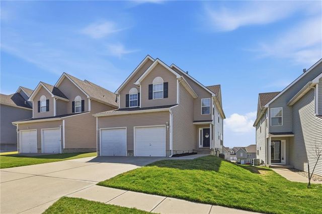 2140 SW Gooseberry Lane, Lee's Summit, MO 64082