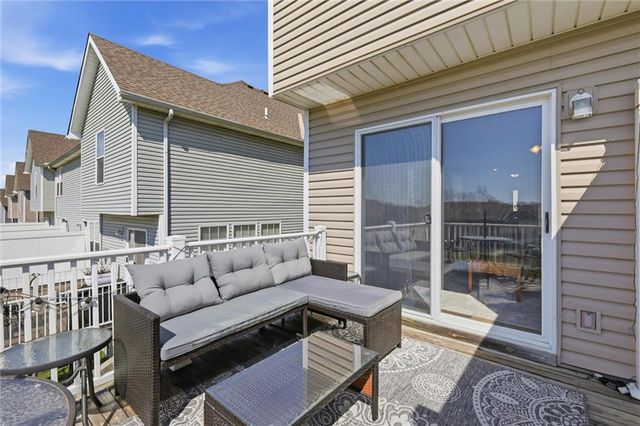 2140 SW Gooseberry Lane, Lee's Summit, MO 64082