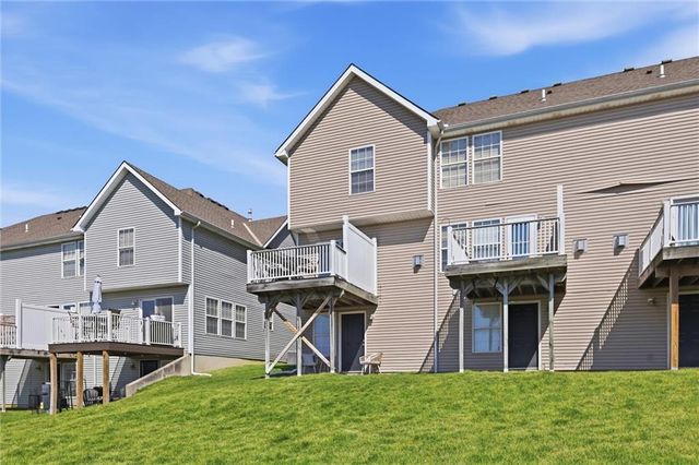 2140 SW Gooseberry Lane, Lee's Summit, MO 64082