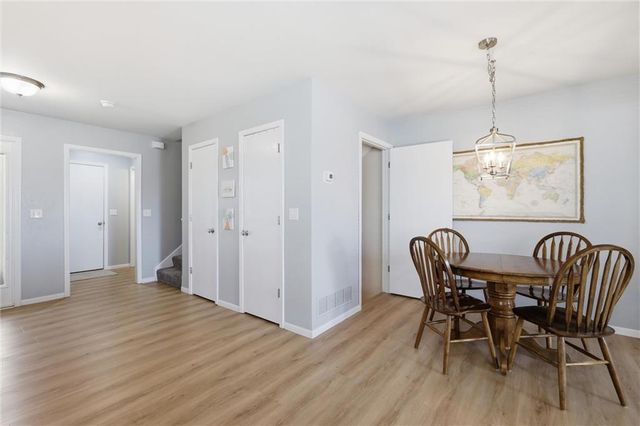 2140 SW Gooseberry Lane, Lee's Summit, MO 64082