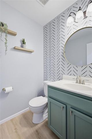 2140 SW Gooseberry Lane, Lee's Summit, MO 64082