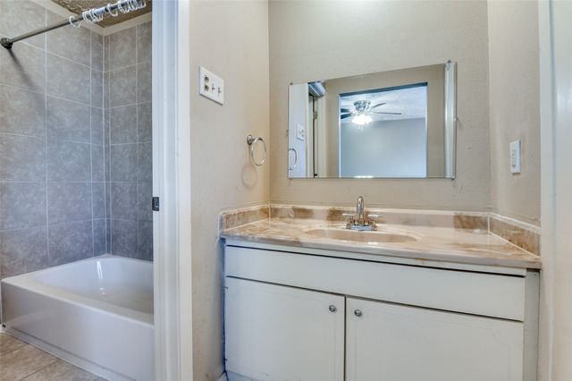 6 W Mountain Creek Drive 29, Grand Prairie, TX 75052