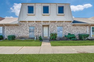 6 W Mountain Creek Drive 29, Grand Prairie, TX 75052
