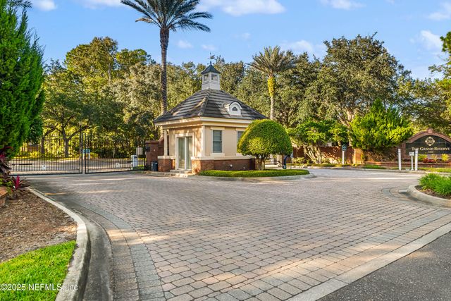 13810 SUTTON PARK Drive N, 221, Jacksonville, FL 32224