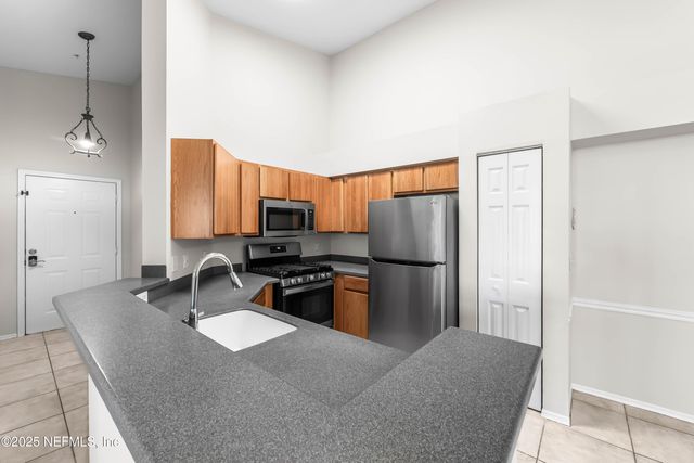 13810 SUTTON PARK Drive N, 221, Jacksonville, FL 32224