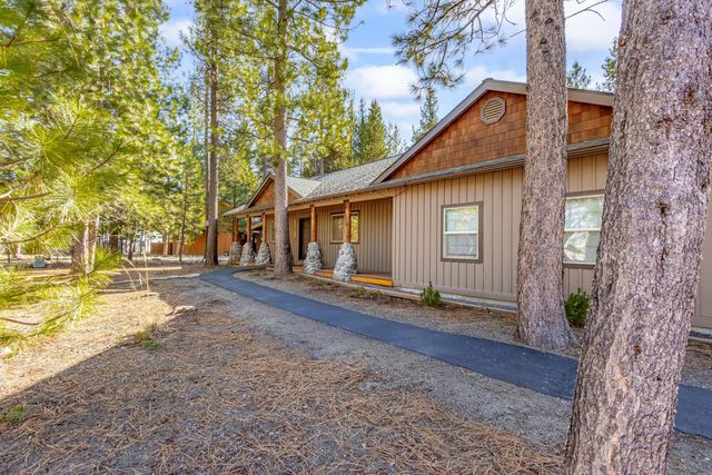55595 Wagon Master Way, Bend, OR 97707