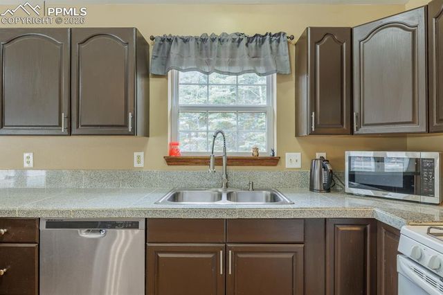 37 Silbani Lane, Florissant, CO 80816
