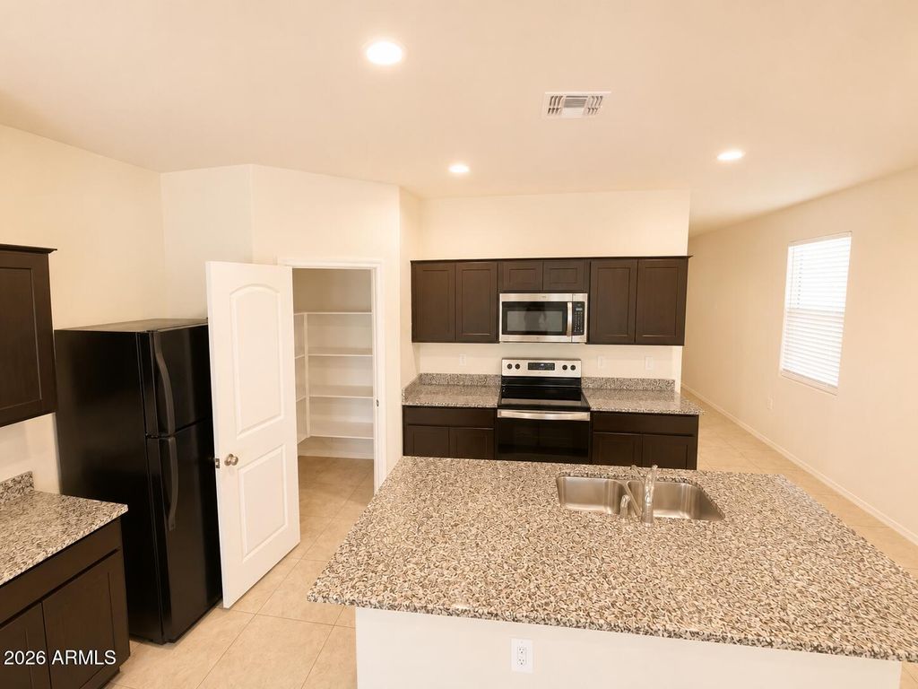 35385 W SAN ALVAREZ Avenue, Maricopa, AZ 85138 — photo 3
