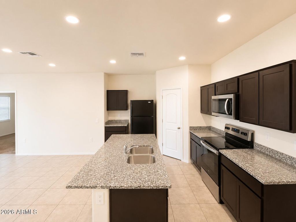 35385 W SAN ALVAREZ Avenue, Maricopa, AZ 85138 — photo 4
