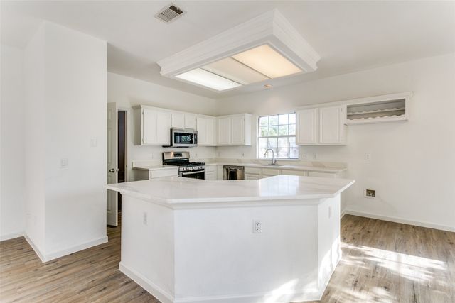 1925 Sunrise Trail, Lewisville, TX 75067