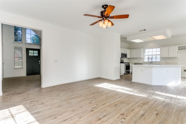 1925 Sunrise Trail, Lewisville, TX 75067