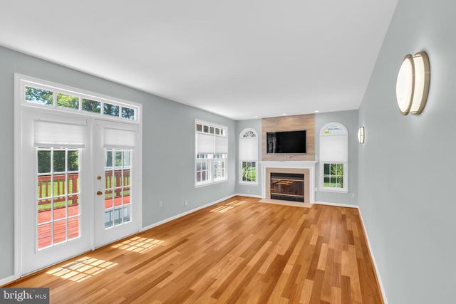 6458 WOODMERE PL, Centreville, VA 20120