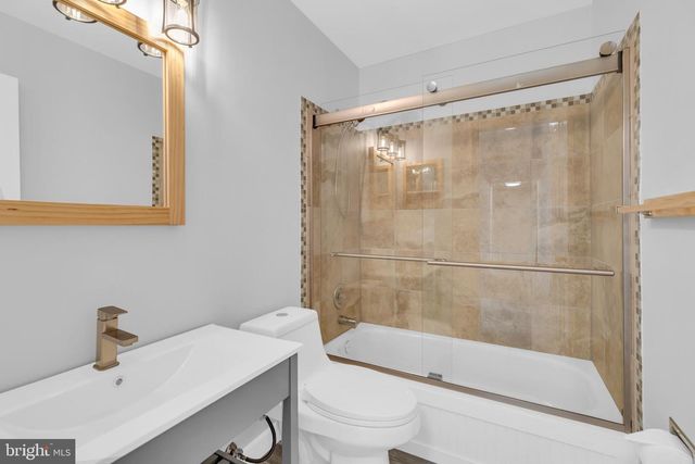 6458 WOODMERE PL, Centreville, VA 20120