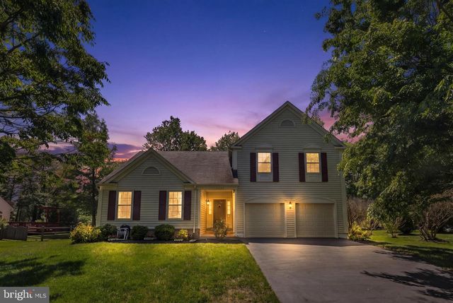 6458 WOODMERE PL, Centreville, VA 20120