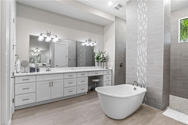 2410 Kismet Lakes LN, Cape Coral, FL 33993