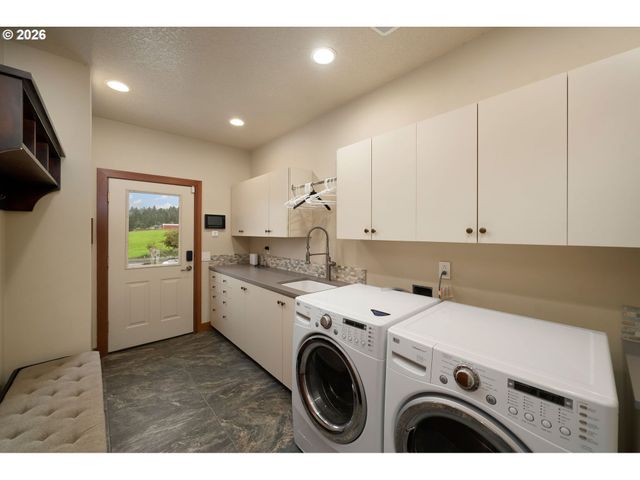 32715 Sw LAUREL Rd, Hillsboro, OR 97123