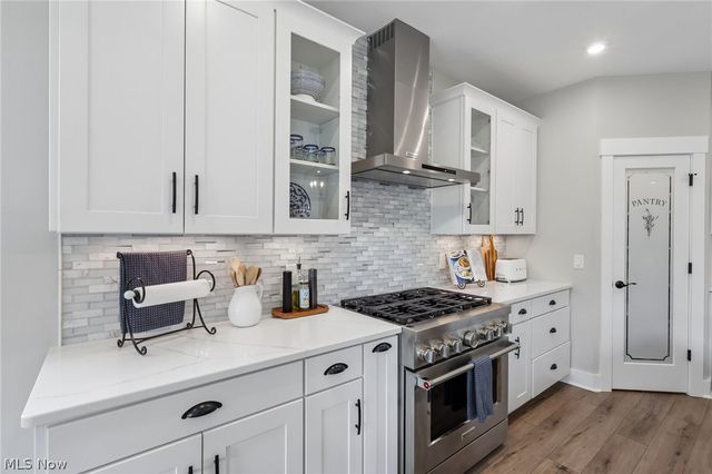 2818 Weeping Pine Drive, Medina, OH 44256