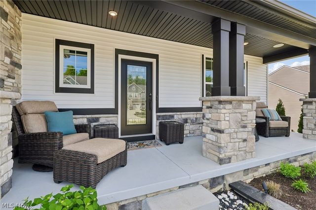 2818 Weeping Pine Drive, Medina, OH 44256