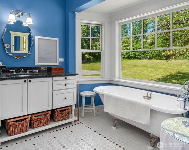 19840 Vashon Highway SW, Vashon, WA 98070