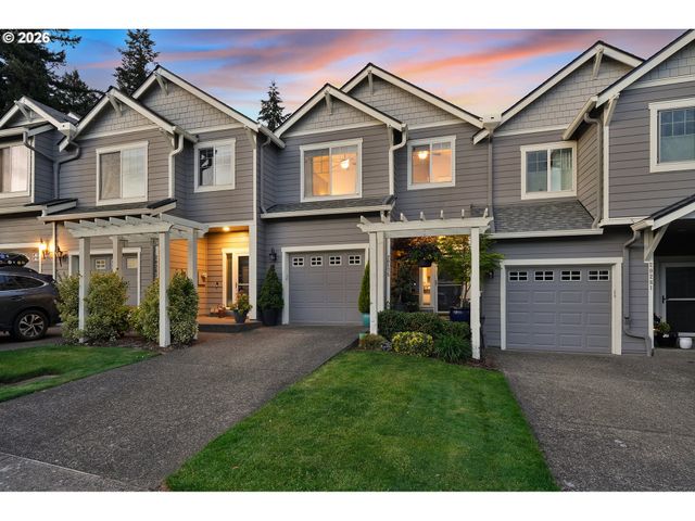 20275 HOODVIEW Ave, West Linn, OR 97068