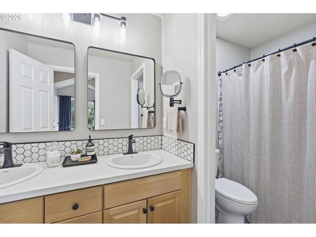 20275 HOODVIEW Ave, West Linn, OR 97068
