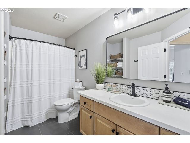 20275 HOODVIEW Ave, West Linn, OR 97068