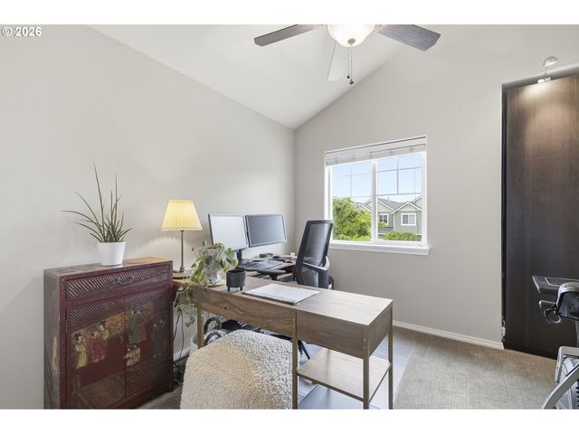 20275 HOODVIEW Ave, West Linn, OR 97068