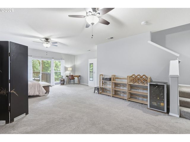 20275 HOODVIEW Ave, West Linn, OR 97068