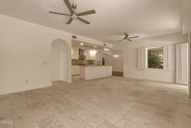 664 S Mansfield Avenue, Los Angeles, CA 90036