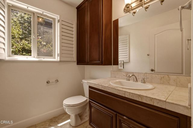 664 S Mansfield Avenue, Los Angeles, CA 90036