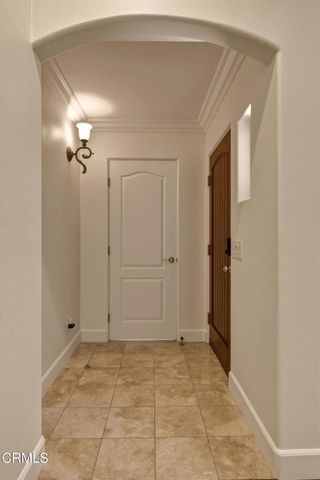 664 S Mansfield Avenue, Los Angeles, CA 90036