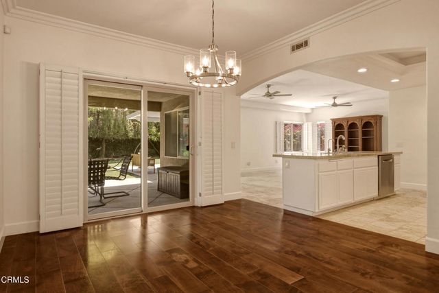 664 S Mansfield Avenue, Los Angeles, CA 90036
