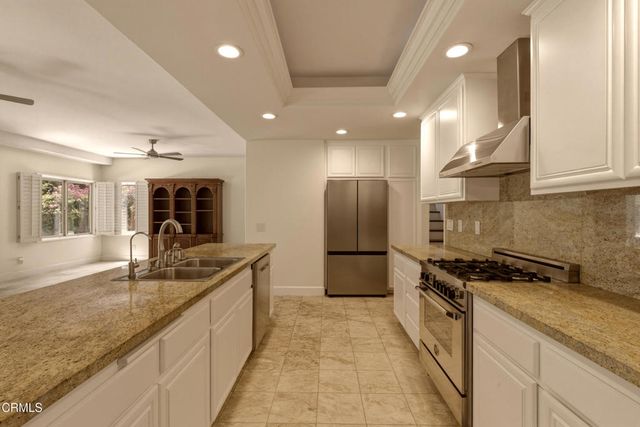 664 S Mansfield Avenue, Los Angeles, CA 90036