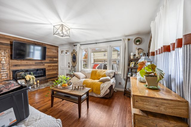 93 Stanwood Street, West Hartford, CT 06110