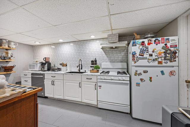 93 Stanwood Street, West Hartford, CT 06110