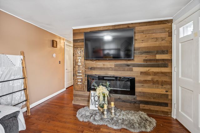 93 Stanwood Street, West Hartford, CT 06110