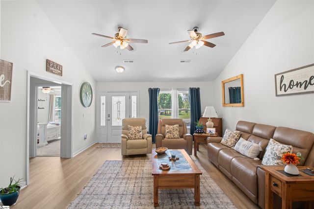 104 Summer Breeze Court, Townville, SC 29689