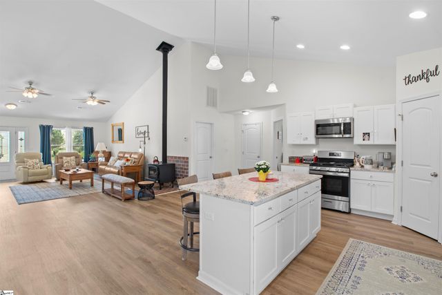 104 Summer Breeze Court, Townville, SC 29689