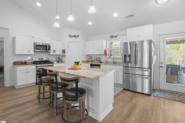 104 Summer Breeze Court, Townville, SC 29689