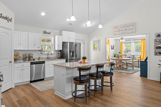 104 Summer Breeze Court, Townville, SC 29689