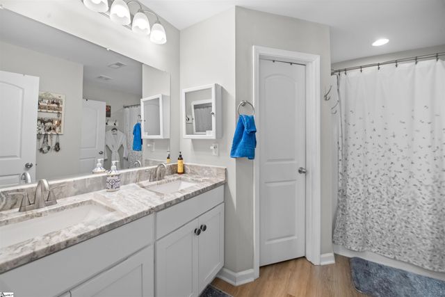 104 Summer Breeze Court, Townville, SC 29689
