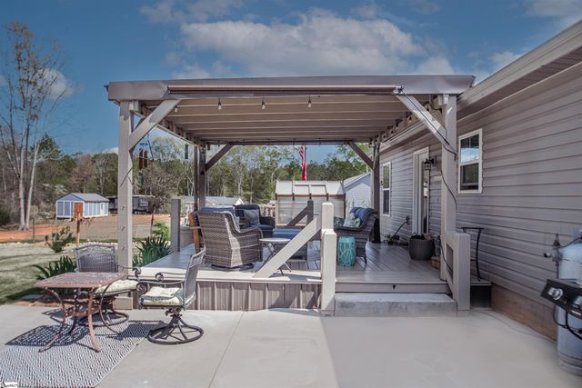 104 Summer Breeze Court, Townville, SC 29689