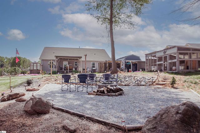 104 Summer Breeze Court, Townville, SC 29689
