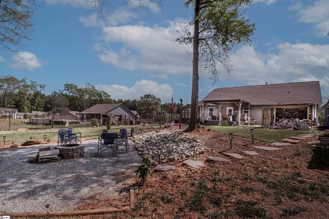 104 Summer Breeze Court, Townville, SC 29689